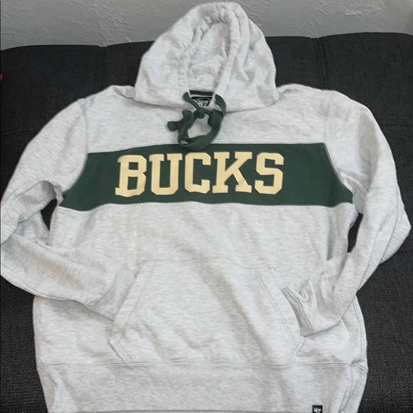 NBA 47 Milwaukee Bucks Gray Pullover Hoodie Sweatshirt - Picture 2 of 4